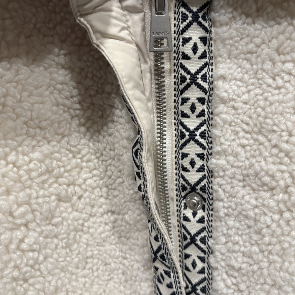 Levi's Cream Teddy Jacket with Patterned Trim - Picture 3 of 4